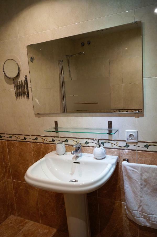 Apartamento Plaza Alfonso XII Málaga Exterior foto